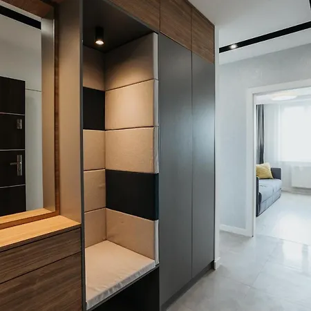 Апартаменты Sky Mountain View Free Parking